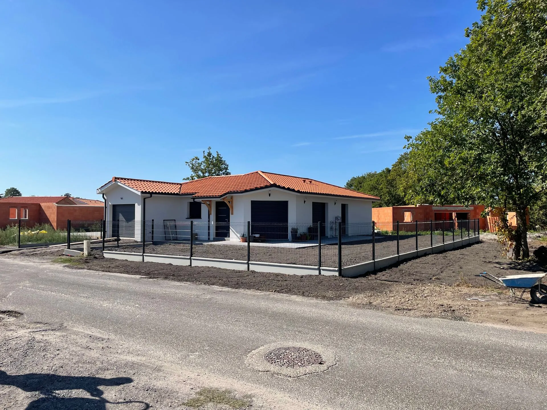 Travaux de terrassement et assainissement Travaux de terrassement et assainissement